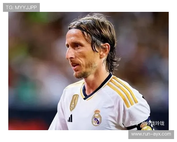 足球球星每场比赛收入揭秘背后的巨额酬劳与商业价值分析